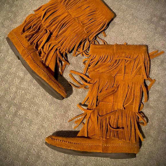 Minnetonka Suede Boho Mid-Moccasins - Picture 2 of 4